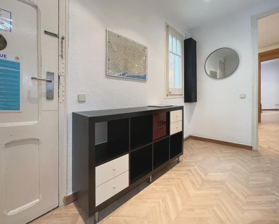 Stay U-Nique Apartments Calabria Барселона Екстериор снимка