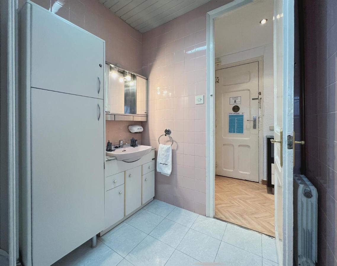 Stay U-Nique Apartments Calabria Барселона Екстериор снимка