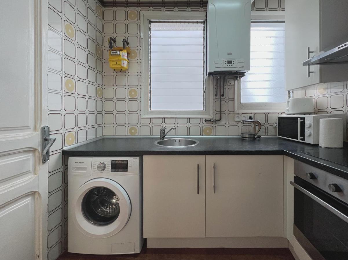Stay U-Nique Apartments Calabria Барселона Екстериор снимка
