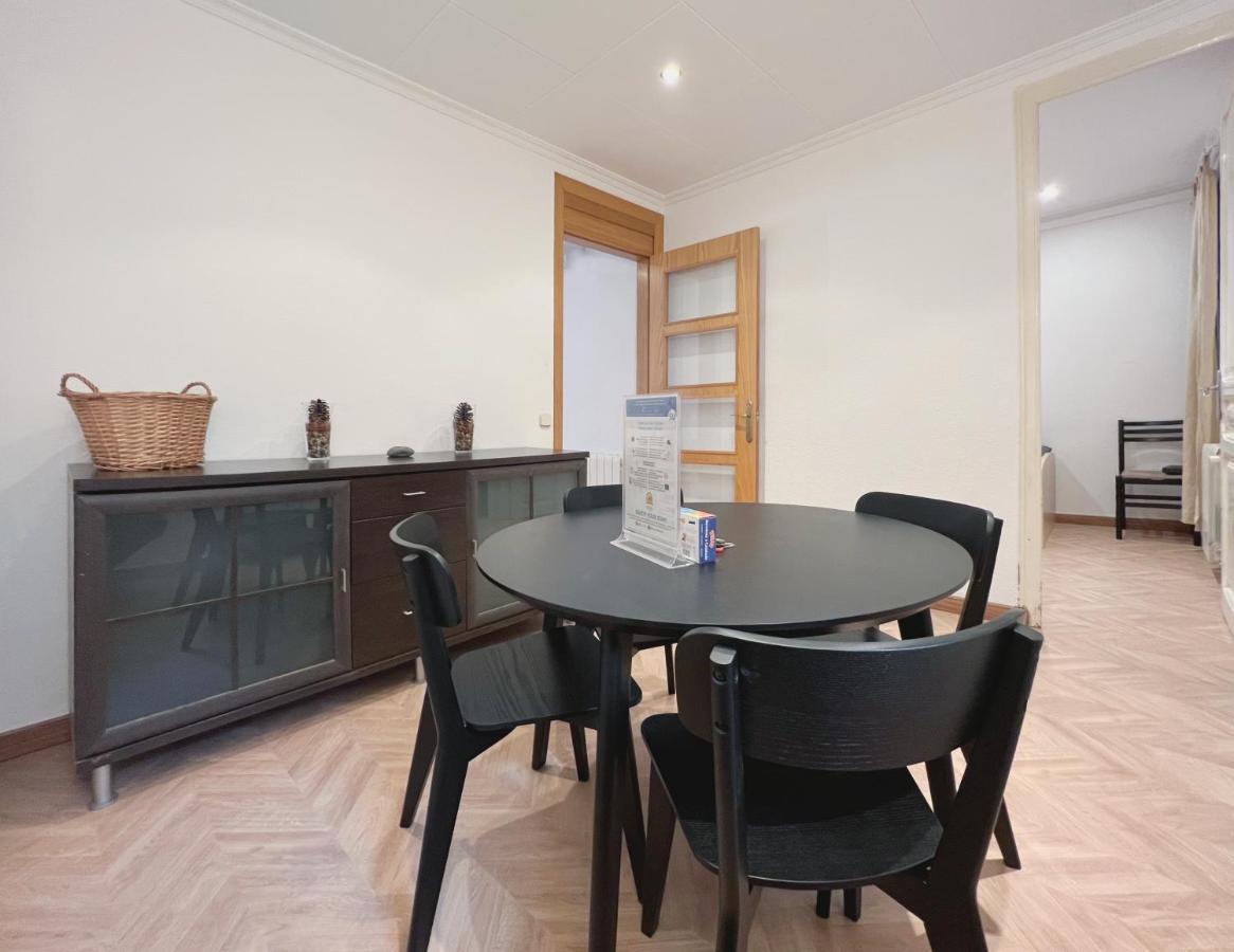 Stay U-Nique Apartments Calabria Барселона Екстериор снимка